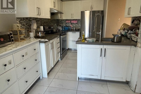 126 Rainforest Drive N, Brampton, ON L6R1A5 Photo 3