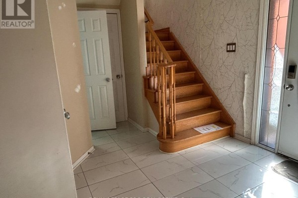126 Rainforest Drive N, Brampton, ON L6R1A5 Photo 4