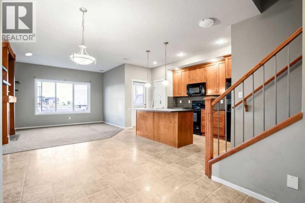 Kitchen - 126 River Heights Crescent, Cochrane, AB T4C0J5 Photo 4