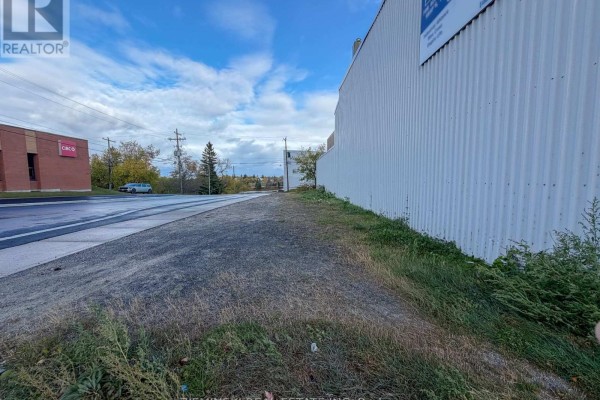 126 Sixth Avenue, Cochrane