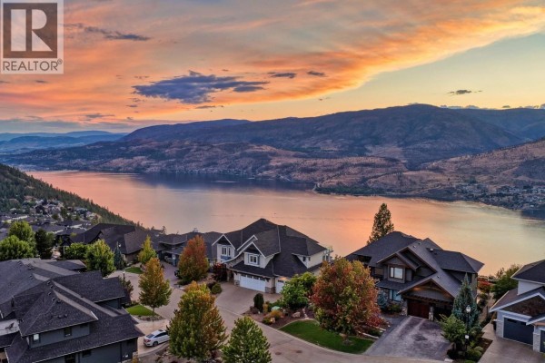 Living room - 126 Sky Court, Kelowna, BC V1V3A2 Photo 5