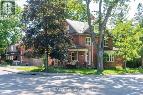Living room - 126 Temperance Street, Aurora, ON L4G2R4 Photo 4
