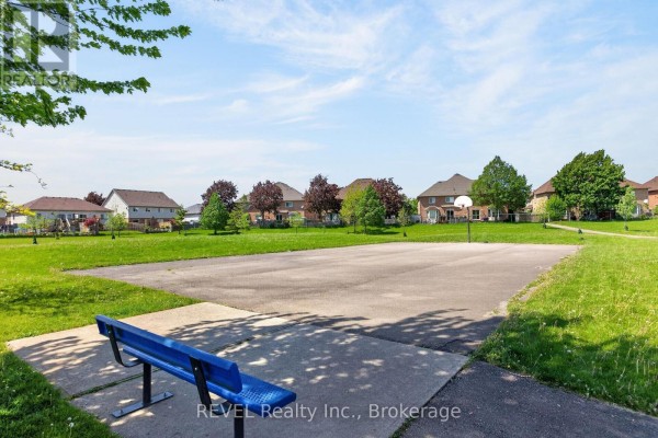 Bathroom - 126 Westland Street, St  Catharines, ON L2S4E2 Photo 5