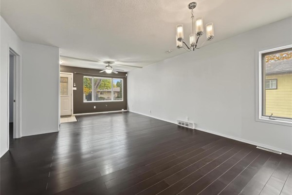 1260 8th Street, Brandon, MB R7A3Z2 Photo 4