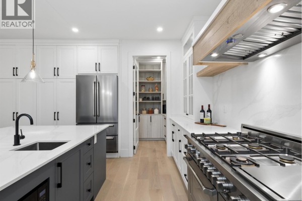 1260 Plateau Drive, North Vancouver, BC V7P2J4 Photo 5
