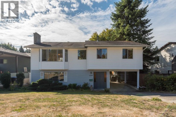 1260 Victoria Drive, Port Coquitlam, BC, photo 2
