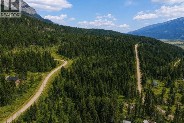 1260 Whitetail Drive, Golden, BC V0A1H7 Photo 3