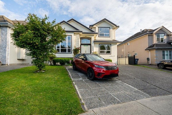 12608 67a Avenue, Surrey, BC V3W1G3 Photo 2