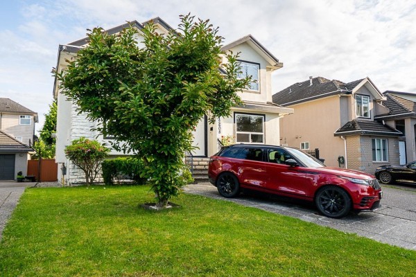 12608 67a Avenue, Surrey, BC V3W1G3 Photo 3