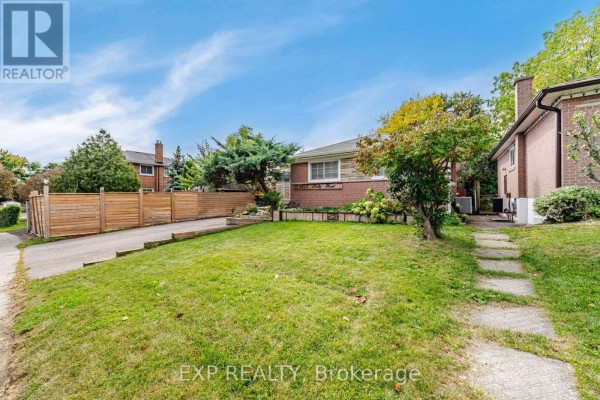 Kitchen - 1262 Kelly Road, Mississauga, ON L5J3T9 Photo 4