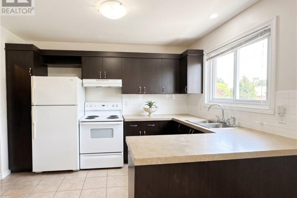 1262 Paquette Street Unit# Main, Sudbury, ON P3A3Y2 Photo 2