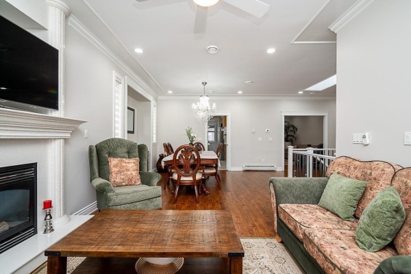 12623 90a Avenue, Surrey, BC V3V1C6 Photo 5