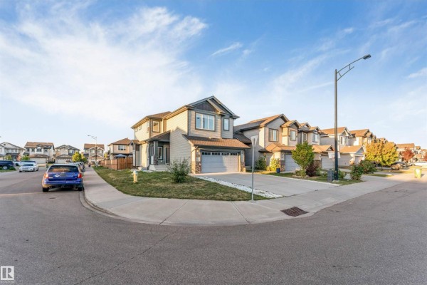 Kitchen - 1264 25 Av Nw, Edmonton, AB T6T2E5 Photo 3