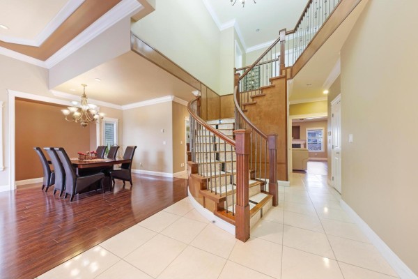 12646 60a Avenue, Surrey, BC V3X0A7 Photo 3