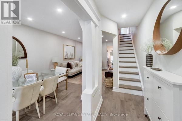 1265 Woodbine Avenue, Toronto, ON M4C4E5 Photo 4
