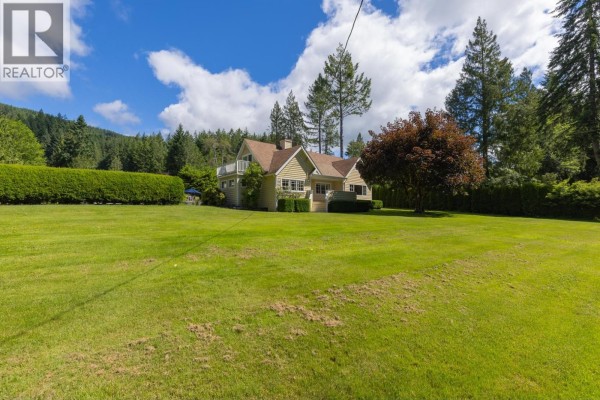 1266 Reed Road, Gibsons, BC V0N1V7 Photo 2