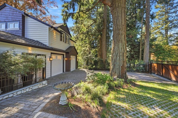 12682 Crescent Road, Surrey, BC V4A2V5 Photo 3