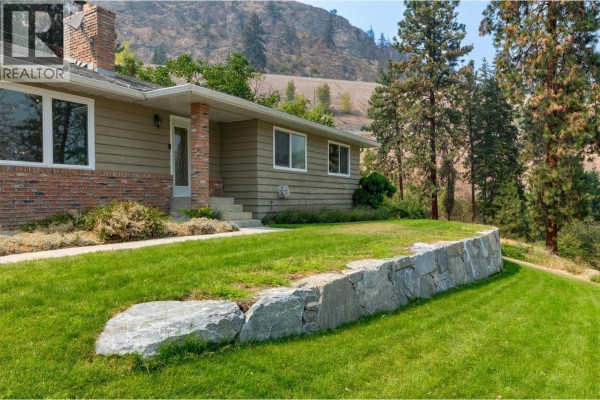 Bedroom - 12692 Ponderosa Drive, Lake Country, BC V4V2G9 Photo 2