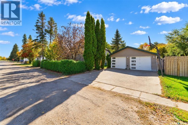 Den - 127 1st Avenue, Osler, SK S0K3A0 Photo 4