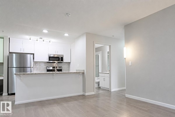 Kitchen - #127 5515 7 Av Sw, Edmonton, AB T6X2A8 Photo 3