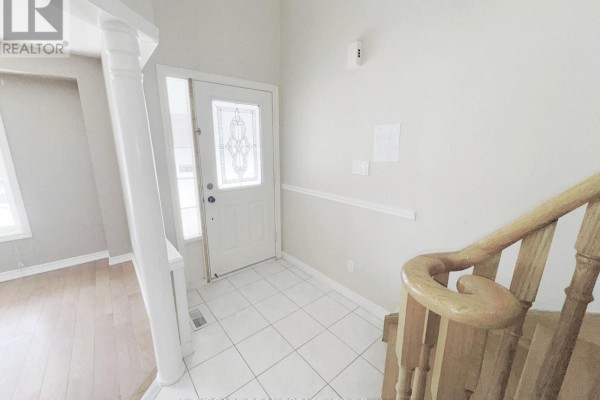 Kitchen - 127 Barleyfield Road, Brampton, ON L6R2J4 Photo 5