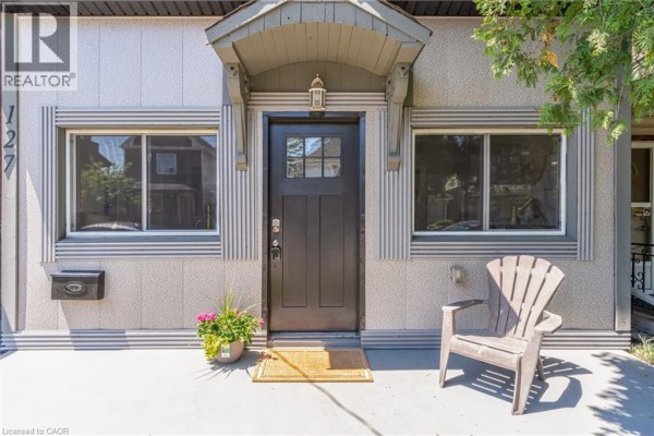 127 Barnesdale Avenue N, Hamilton, ON, photo 3