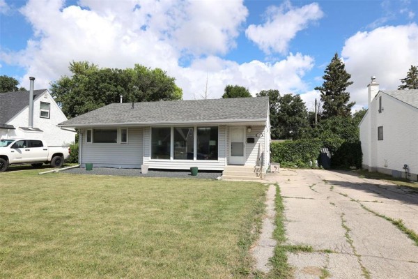 Dining room - 127 Bruce Avenue, Winnipeg, MB R3J0T9 Photo 2