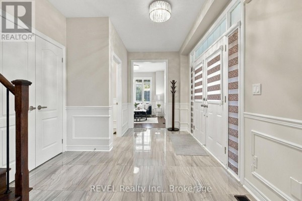 Living room - 127 Cathedral Drive, Whitby, ON L1R3L9 Photo 4