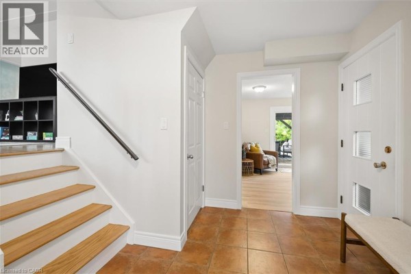 Living room - 127 Gay Crescent, Kitchener, ON N2A2C2 Photo 4