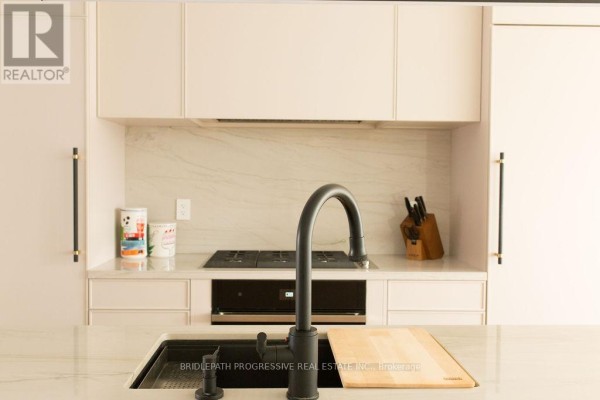 127 Glenvale Boulevard, Toronto, ON M4G2W1 Photo 5