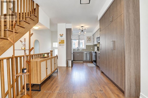 127 Green Gardens Boulevard, Toronto, ON M6A0E2 Photo 5
