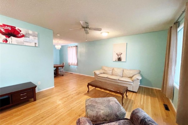 Dining room - 127 Laval Drive, Winnipeg, MB R3T2X9 Photo 2