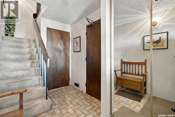 Dining room - 127 Lockwood Road, Regina, SK S4S3G4 Photo 3