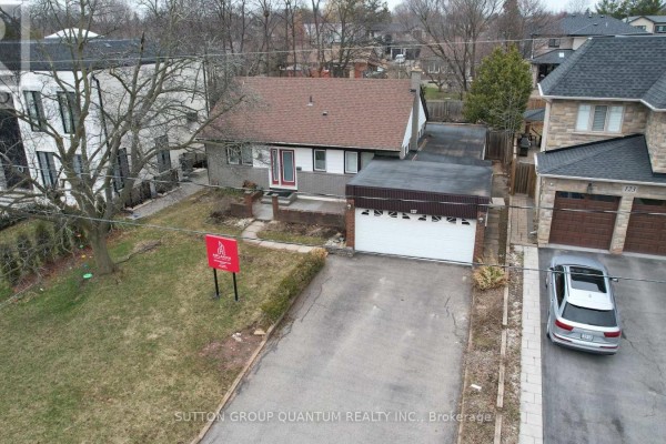 Primary Bedroom - 127 Mayfield Drive N, Oakville, ON L6H1K6 Photo 4