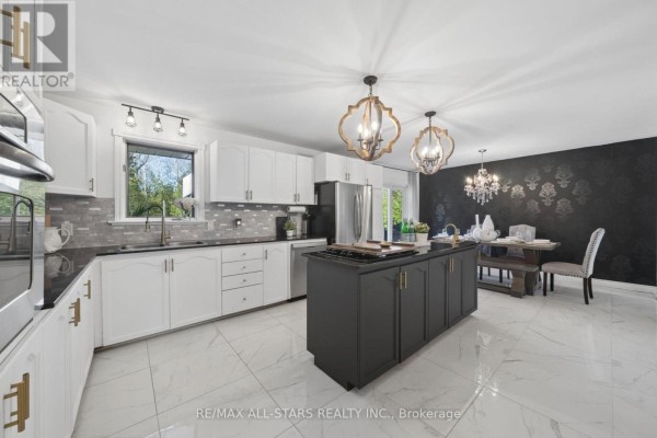Kitchen - 127 Pinecrest Road, Georgina, ON L0E1N0 Photo 4