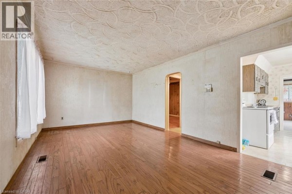 Storage - 127 Spadina Road E, Kitchener, ON N2M3X5 Photo 5