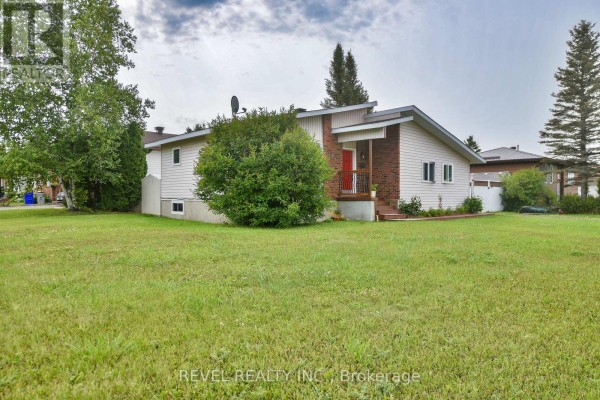 Kitchen - 127 Spillenaar Street, Timmins, ON P0N1H0 Photo 3
