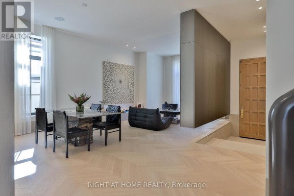 Bedroom - 127 Yonge Boulevard, Toronto, ON M5M3H2 Photo 3
