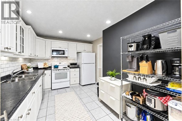 Bedroom - 1270 Gainsborough Drive Unit# 61, Oakville, ON L6H2L2 Photo 5