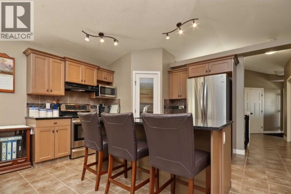 4pc Bathroom - 12705 106a Street, Grande Prairie, AB T8V2L8 Photo 2