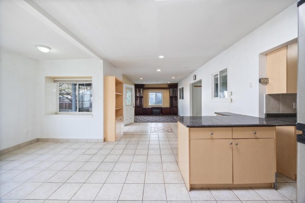 12710 113b Avenue, Surrey, BC V3V3N1 Photo 2