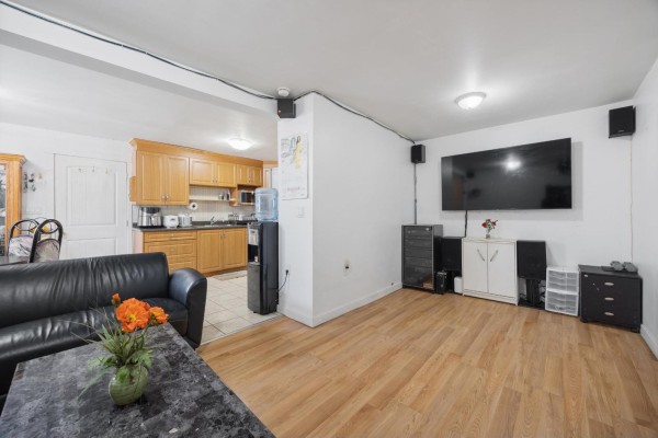 12710 113b Avenue, Surrey, BC V3V3N1 Photo 4