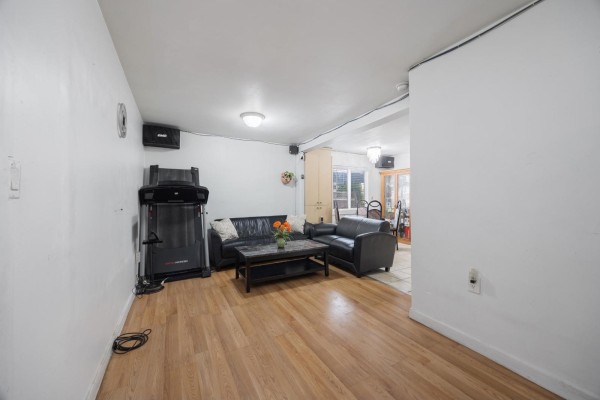 12710 113b Avenue, Surrey, BC V3V3N1 Photo 5