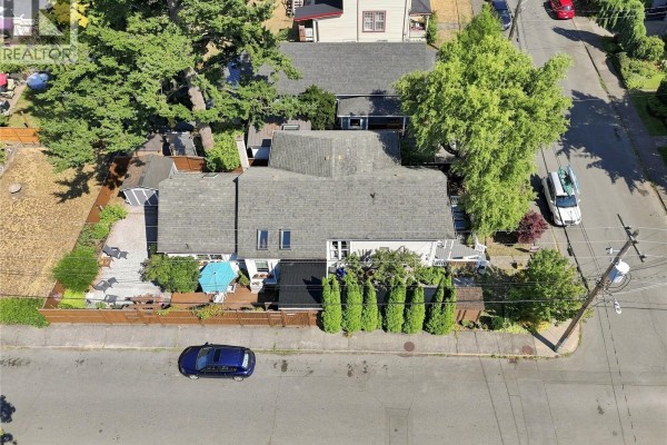 1272 Centre Rd, Victoria, BC, photo 2