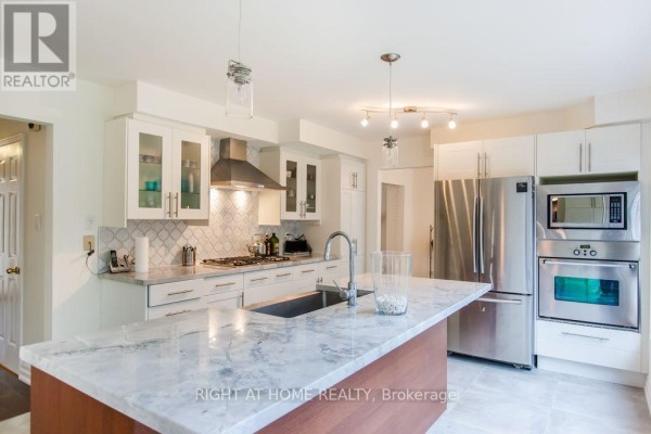 1272 Cermel Drive, Mississauga, ON L5H3V4 Photo 2