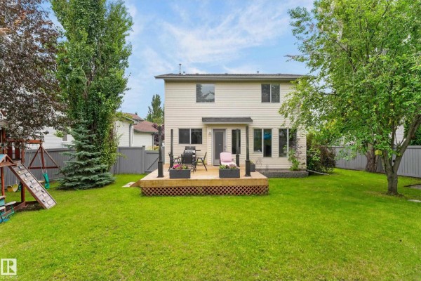 Family room - 12724 148 Av Nw, Edmonton, AB T6V1C4 Photo 4