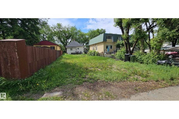 12741 117 St Nw Nw, Edmonton, AB T5E5J6 Photo 2
