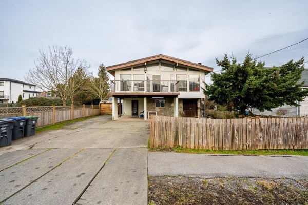 12743 114 Avenue, Surrey, BC V3V3P2 Photo 2