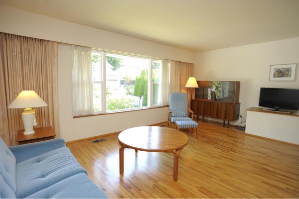 12754 15 Avenue, Surrey, BC V4A1K4 Photo 4