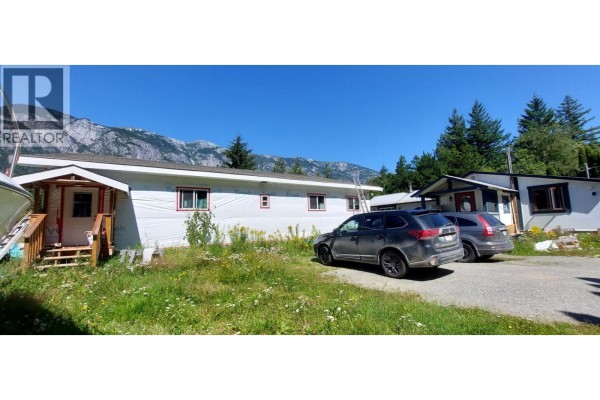 1276 Mackenzie Highway, Bella Coola